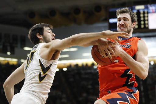 Illinois Iowa Basketball